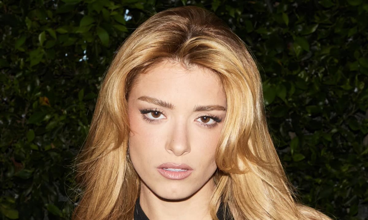 Dixie D'Amelio · Singer, Performer, Model